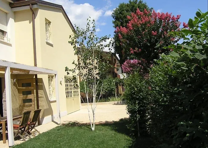 Via Verdi B&B Bed & Breakfast Vago